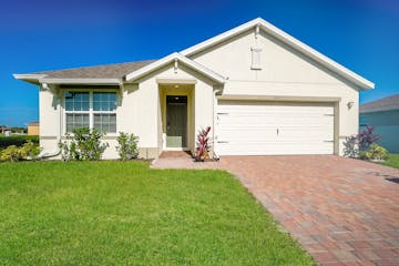 1822 NE 4th PL Cape Coral, FL 33909